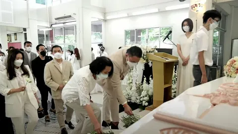 มาส่งเพื่อน