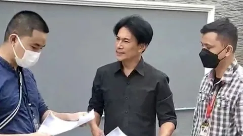 ขายหวยทิพย์