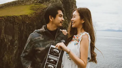 เบบี๋มาแล้ว “เจ็ท-ณัฐพงศ์” และ “แพทตี้-พิมพาภรณ์” ประกาศข่าวดีกำลังมีทายาท