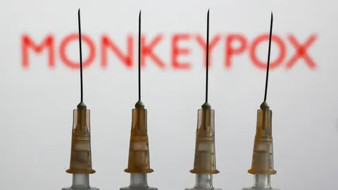 CDC สหรัฐฯแนะนำแล้ว คนทำงานใกล้ชิดไวรัสฝีดาษลิง ควรฉีดวัคซีนไข้ทรพิษ