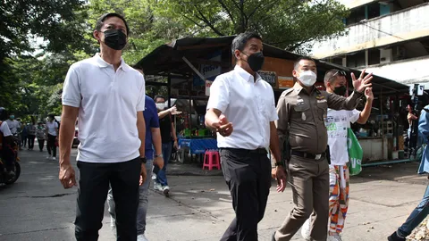 สำรวจชุมชนแออัดย่านทองหล่อ “ชัชชาติ” เล็งปรับให้อยู่ในที่ถูกกฎหมาย (คลิป)