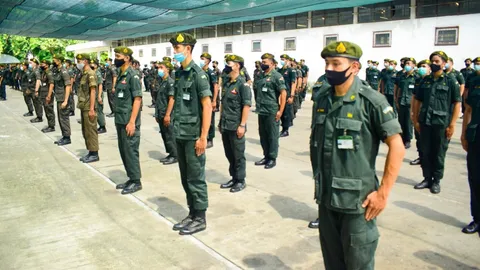 ทบ. แจ้ง นศท.ปี 3-5 เตรียมฝึกภาคสนาม หลังโควิดเป็นโรคประจำถิ่น