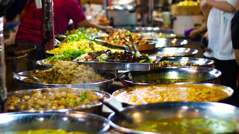 ธปท.จับตาค่าครองชีพสูง การเมืองเสี่ยง