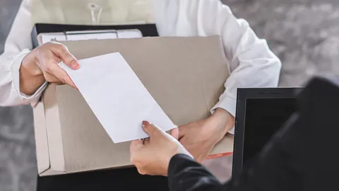 ปลดออก-ไล่ออกรายเดือน