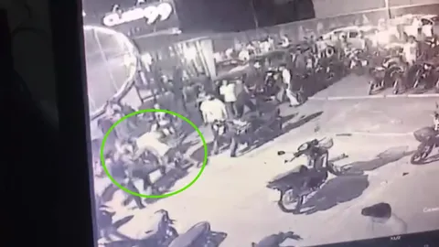 ฉลองผับเปิด วัยรุ่นเมืองคอนดวลเดือด ทั้งปืน มีดครบ ตาย 3 สาหัส 1 