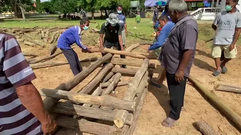 นำร่างเหยื่อโค้ง 100 ศพ เผาบ้านเกิดขึ้นเมรุได้ 1 ศพ อีก 3 เผากลางแจ้ง