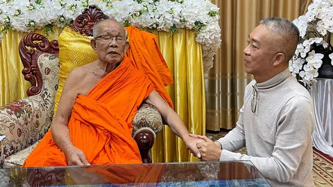 ดร.สุภชัย วีระภุชงค์ เข้าเฝ้า สมเด็จพระสังฆราช สปป.ลาว ถวายรายงานเตรียมทำวิจัย