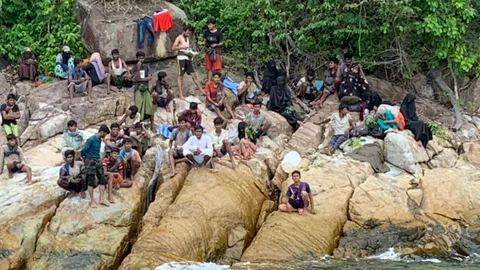 นำโรฮีนจาถูกปล่อยเกาะ ขึ้นฝั่งสตูล เผยถูกหลอกว่าถึงมาเลเซียแล้ว