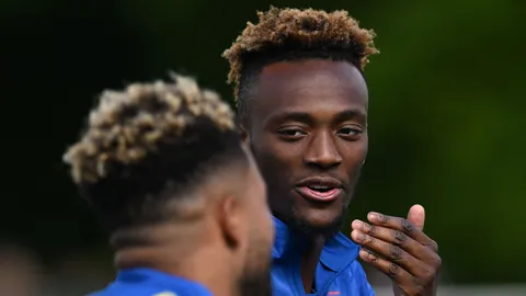 “อับราฮัม” ดาวยิงโรมา หลุดปากเตรียมย้ายซบ “ลิเวอร์พูล” ซีซั่นหน้า (คลิป)