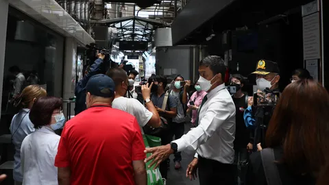 “ชัชชาติ” ตรวจเพลิงไหม้ สีลม ซอย 2 สั่งทุกเขต เข้มมาตรฐานความปลอดภัย