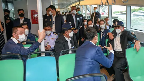 เปิดท่าเรือ 