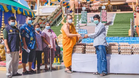 ถวายไข่ "หลวงพ่อสมหวัง" พ่อทำบุญลูกชายหลุดคดีกัญชา ได้เลขไปเสี่ยงดวง