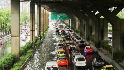 ถก ทล.แก้นํ้าท่วมวิภาวดีฯ กทม.ตั้งกลุ่มไลน์ร่วมมือ แก้ท่อตันเร่งคืนผิวถนน