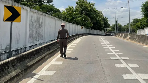 ตำรวจบางเขนตามจับวัยรุ่นขี่ จยย.ปาบึมป่วนข้างราบ 11 คาดเป็นพวกคึกคะนอง