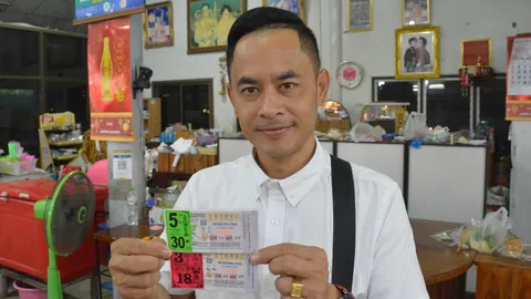 เฮลั่นวัด "พุ่มพวง" ให้โชค คอหวยเฮงเพียบ พ่อค้าถูกเลขท้าย 2 ตัว 8 ใบ
