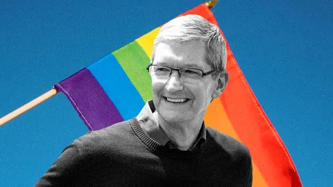 Tim Cook ซีอีโอแอปเปิล ในวันที่สละความเป็นส่วนตัว บอกความจริงต่อสังคม เคียงข้างชาว LGBTQIA2S+