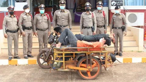 จับแล้ว 3 หนุ่มขี่ซาเล้งท่านอน ตำรวจแจ้งมีความผิดถึง 7 กระทง