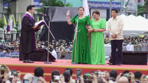 ลูกสาวดูเตอร์เต สาบานตนรับตำแหน่งรองปธน.คนใหม่ภายใต้รัฐบาลมาร์กอส จูเนียร์ 