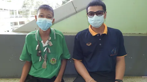 เปิดใจ เซียนปอนด์ ม.3 ชอบพระเครื่อง ห้อยคอมาเรียน 15 องค์ (คลิป)