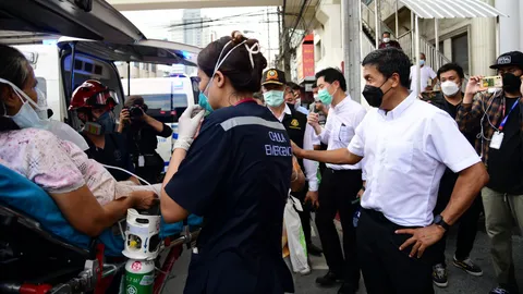 "ชัชชาติ" สั่ง กทม.ถอดบทเรียน ไฟไหม้ ชุมชนพัฒนาบ่อนไก่ เร่งช่วยประชาชน