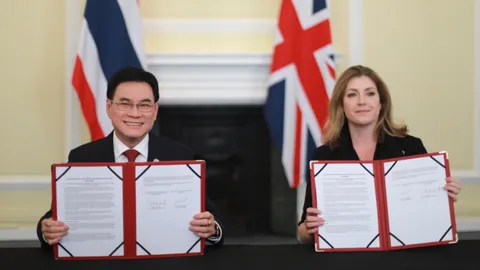 รมว.พาณิชย์ ผลักดันความร่วมมือ 6 ด้าน กับอังกฤษ ตั้งเป้า 7,000 ล้านเหรียญสหรัฐ