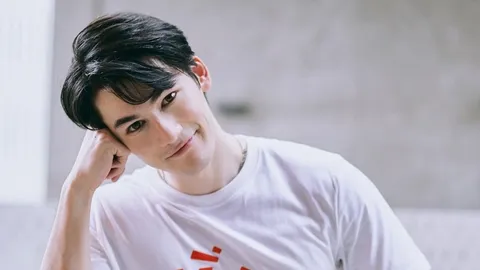 รู้จัก เพิร์ธ นคุณ กับผลงานสุดปัง เสน่ห์แพรวพราว จาก KinnPorsche The Series