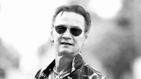 ทุย เอ็ดเวิร์ด แวนโซ นักร้องนำวงคาไลโดสโคป เสียชีวิตด้วยโรคมะเร็งปอด