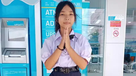 น้องมายด์ สาวพรานกระต่ายได้เรียนแล้ว ผู้ใหญ่ใจดีให้ทุนซื้อชุดและอุปกรณ์