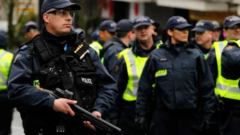 ตร.แคนาดาวิสามัญโจรปล้นแบงก์ หลังปะทะเดือดจน ตร.เจ็บ 6 นาย