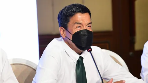 ชัชชาติ พบพนักงานกวาดถนน เล่านาทีคนร้ายจี้นักเรียนหอวัง ขอบคุณเป็นหูเป็นตา