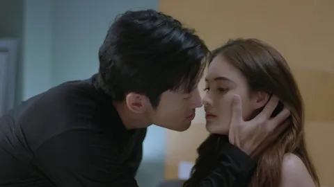 นนนี่ ถลำลึกปล่อยตัวไปกับ ไนกี้ หวังเอาคืน เอ๊ะ ให้ช้ำใจ ใน BROKEN ANNIVERSARY