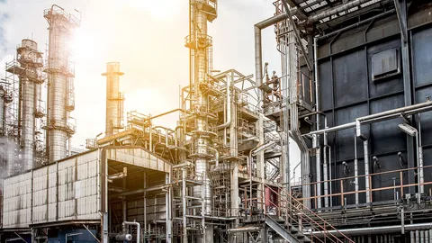 รัฐบีบคอโรงกลั่นอีกรอบ