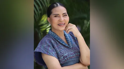 สุนารี แย้มตัวเลขในใจ พร้อมอวยพรขอให้ถูกรางวัลที่ 1 