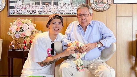 ป๊อก เผยเหตุผลทำไมซื้อรถหรู 19 ล้านให้พ่อเป็นของขวัญ ฟังแล้วน้ำตารื่น