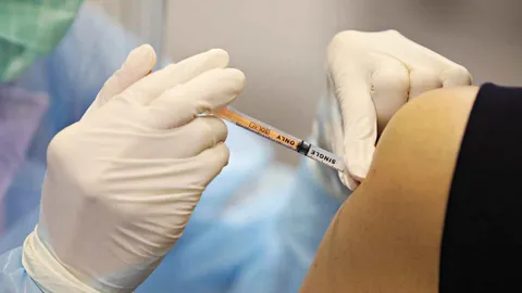 เปิดตารางให้บริการ Walk in ฉีดวัคซีน "โมเดอร์นา" โรงพยาบาลในสังกัด กทม.