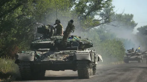 ยูเครนยอมรับเสียเมืองลีซีชานสก์ให้รัสเซีย