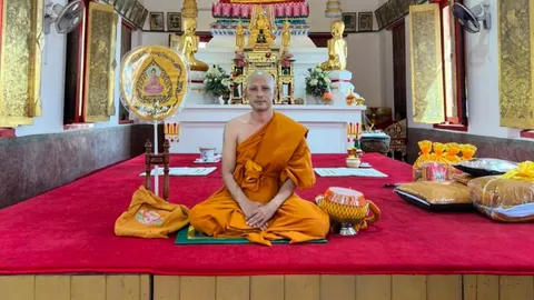 ปราโมทย์ วิเลปะนะ บวชทดแทนคุณพ่อแม่ ได้ฉายา ประภากโร