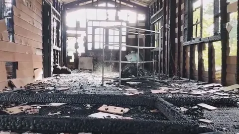 "หวิดย่างสด" 3 ชีวิตตั้งวงเสพยาบ้า ผัวสุดเอือม คาดหลอน-เผาบ้านตัวเอง (คลิป)