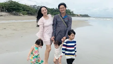 กุญแจซอล มีลูก 3 แต่ยังสวย เผยภาพครอบครัวเที่ยวทะเลสุดอบอุ่น 
