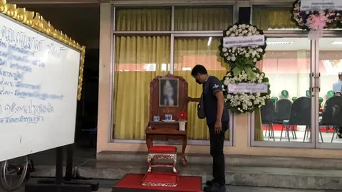 ส.ก.สาวสอบตก ซิ่งปอร์เช่ชนยับ วัย 12 ปี ดับคาเก๋งบนด่วนบูรพาวิถี แม่และญาติเจ็บ