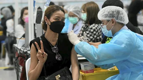 ยอดฉีดวัคซีนวันนี้ 7.1 หมื่นโดส เข็มสามยังอยู่ที่ 43.1% ของประชากร