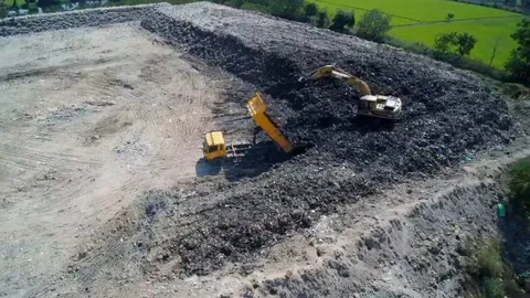 นายกเทศมนตรีนครนครสวรรค์ แจงภูเขาขยะเหม็นเร่งฉีดอีเอ็ม ยันน้ำกองขยะถูกบำบัดแล้ว