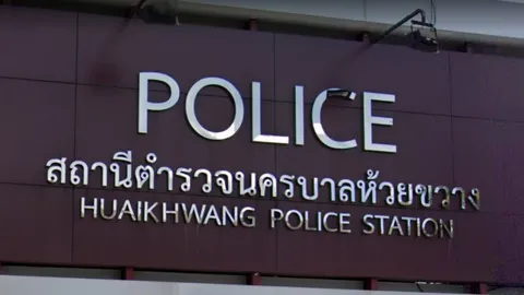 รวบหนุ่มสกุลดัง ยกพวกควงปืนทวงหนี้พนันออนไลน์ นักธุรกิจชาวสิงคโปร์ 