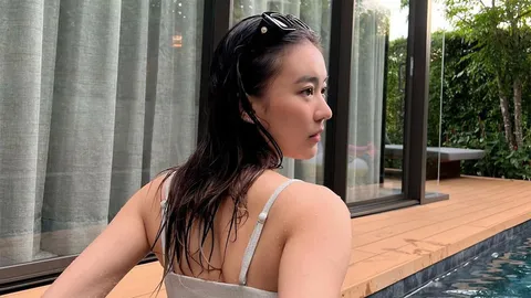 โสดแล้วแซ่บ “แพรวา” โพสต์ภาพชุดทูพีซสุดเซ็กซี่พร้อมแคปชั่นสุดเผ็ด