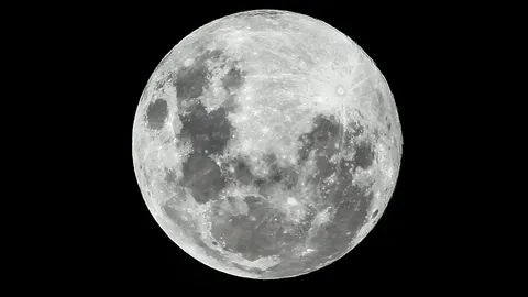 ชวนจับตา "ซุปเปอร์ฟูลมูน" คืนวันอาสาฬหบูชา ดวงจันทร์ใกล้โลกที่สุดในรอบปี