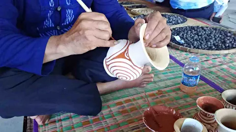 พาชม "เครื่องปั้นดินเผา" บ้านเชียง สินค้าขายดี GI หวังผลักดันสู่ตลาดสากล