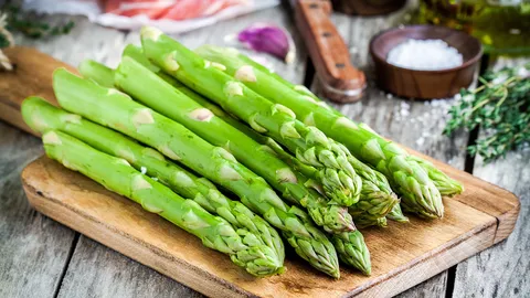 แม่หมอหน่อไม้ฝรั่ง