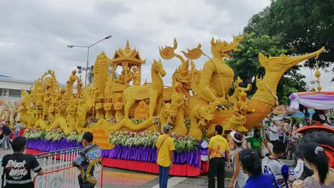 อำเภอเดชอุดม ชนะเลิศการประกวดต้นเทียน ประเภทแกะสลักขนาดใหญ่ ของอุบลฯ 