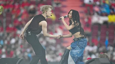 “แจ็คสัน หวัง” โชว์ร้อนแรง! “มิลลิ” ร่วมแจม กระหึ่มราชมังคลา หล่อละมุนอบอุ่นกระชากใจ