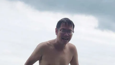 สุดเศร้าญาติรับศพ คุณหมอหนุ่มจมทะเลระยองดับ กลับไปทำพิธีที่ จ.นนทบุรี